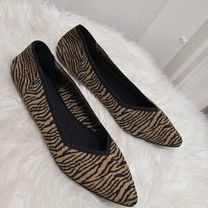 MIA Women's Tan and Black Flats🌴✌️